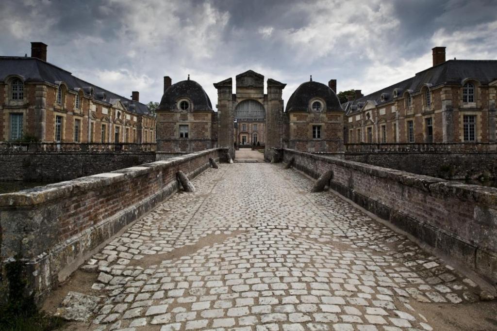 Chateau De La Ferte Saint Aubin Bed & Breakfast Exterior photo