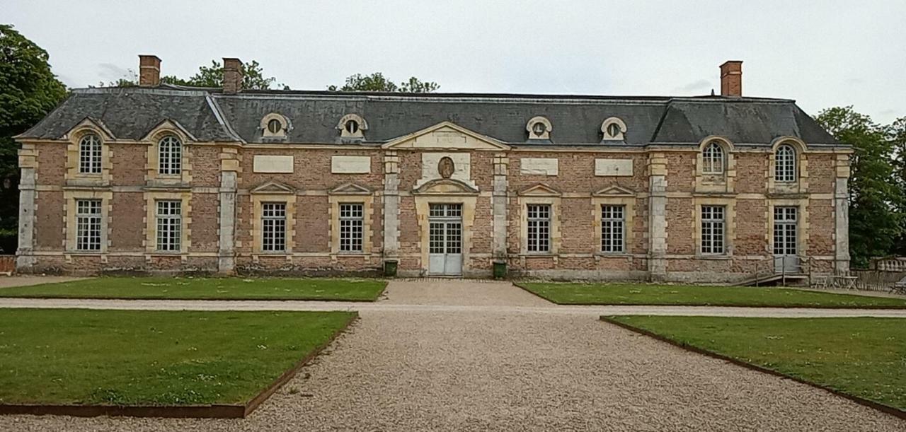 Chateau De La Ferte Saint Aubin Bed & Breakfast Exterior photo